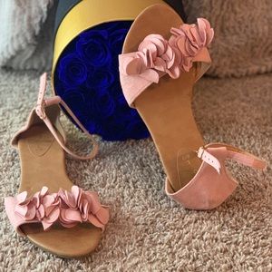 Pink flower sandal